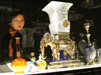 法國水晶藝術(shù)珍品即將亮相中國，杭州工藝品進(jìn)出口公司推動(dòng)文化交流新篇章